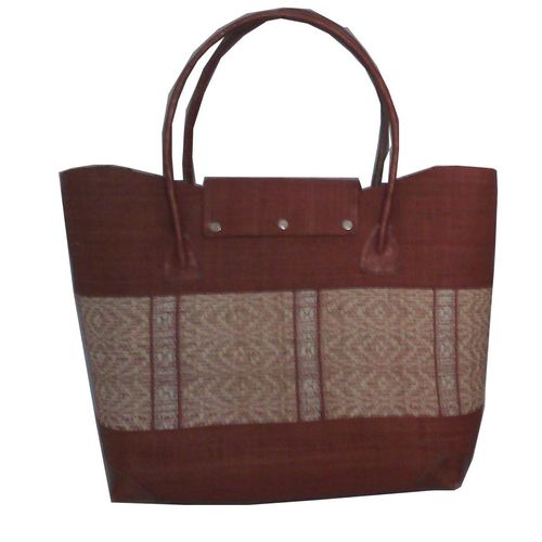 Sac à main en raphia artisanal