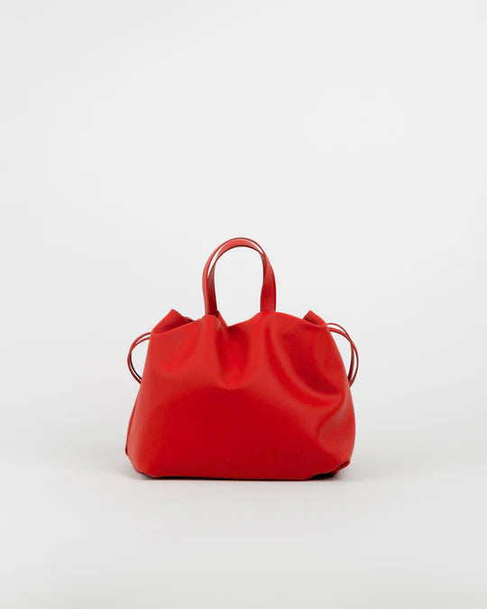 ANGELA Rouge – L'élégance intemporelle du cuir végétal artisanal, éthique et taille moyenne