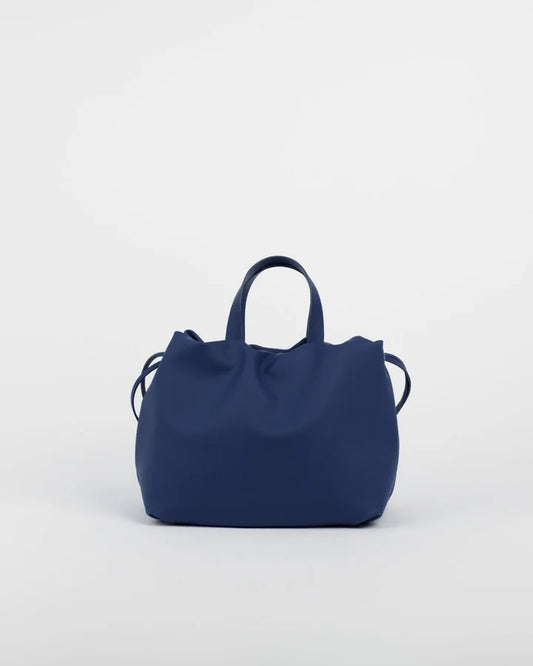 ANGELA Bleu – L'élégance intemporelle du cuir végétal artisanal, éthique et taille moyenne