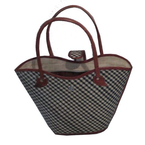 Sac à main en raphia à motif vichy – finition cuir trait fin