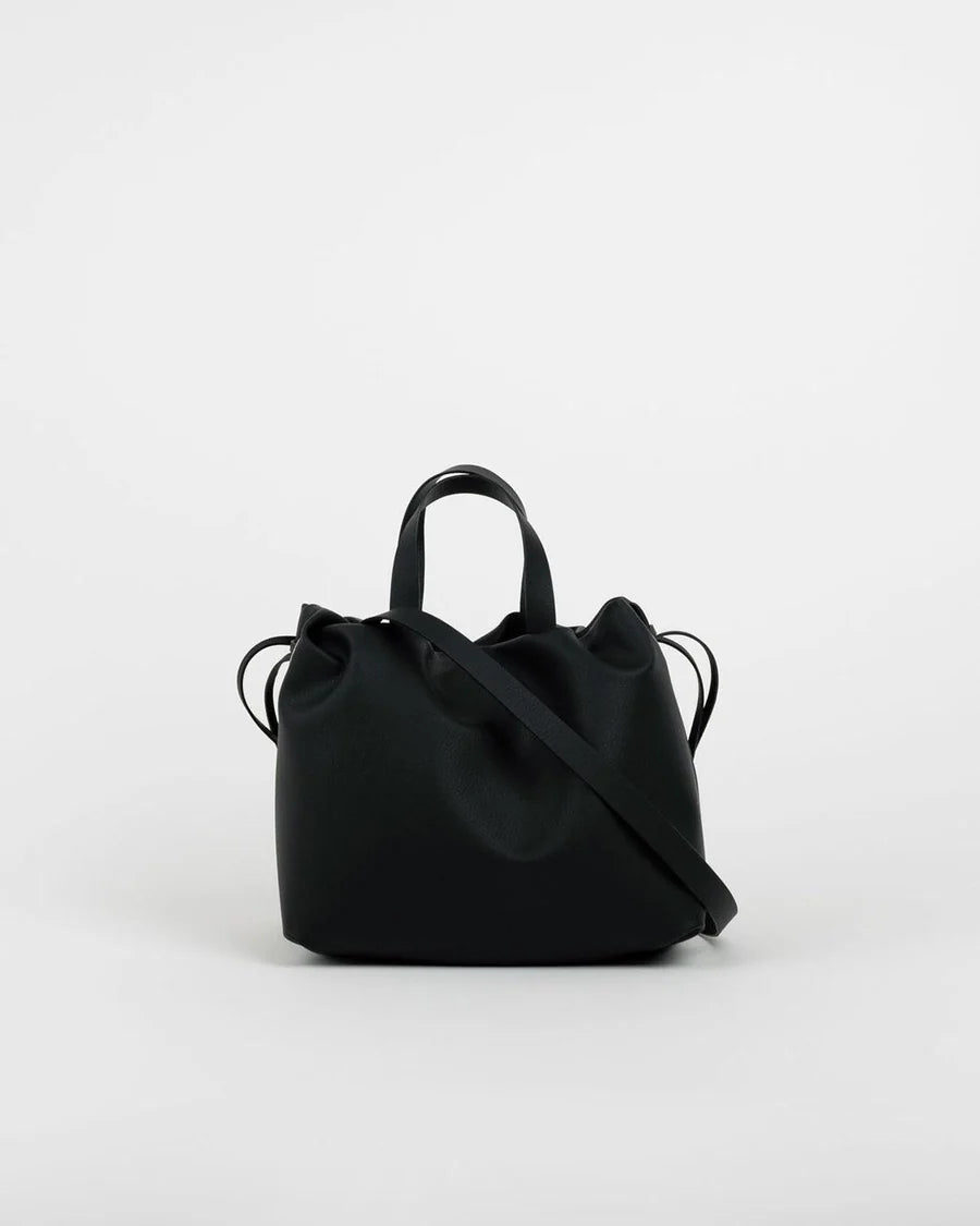 ANGELA Noir – L'élégance intemporelle du cuir végétal artisanal, éthique et taille moyenne