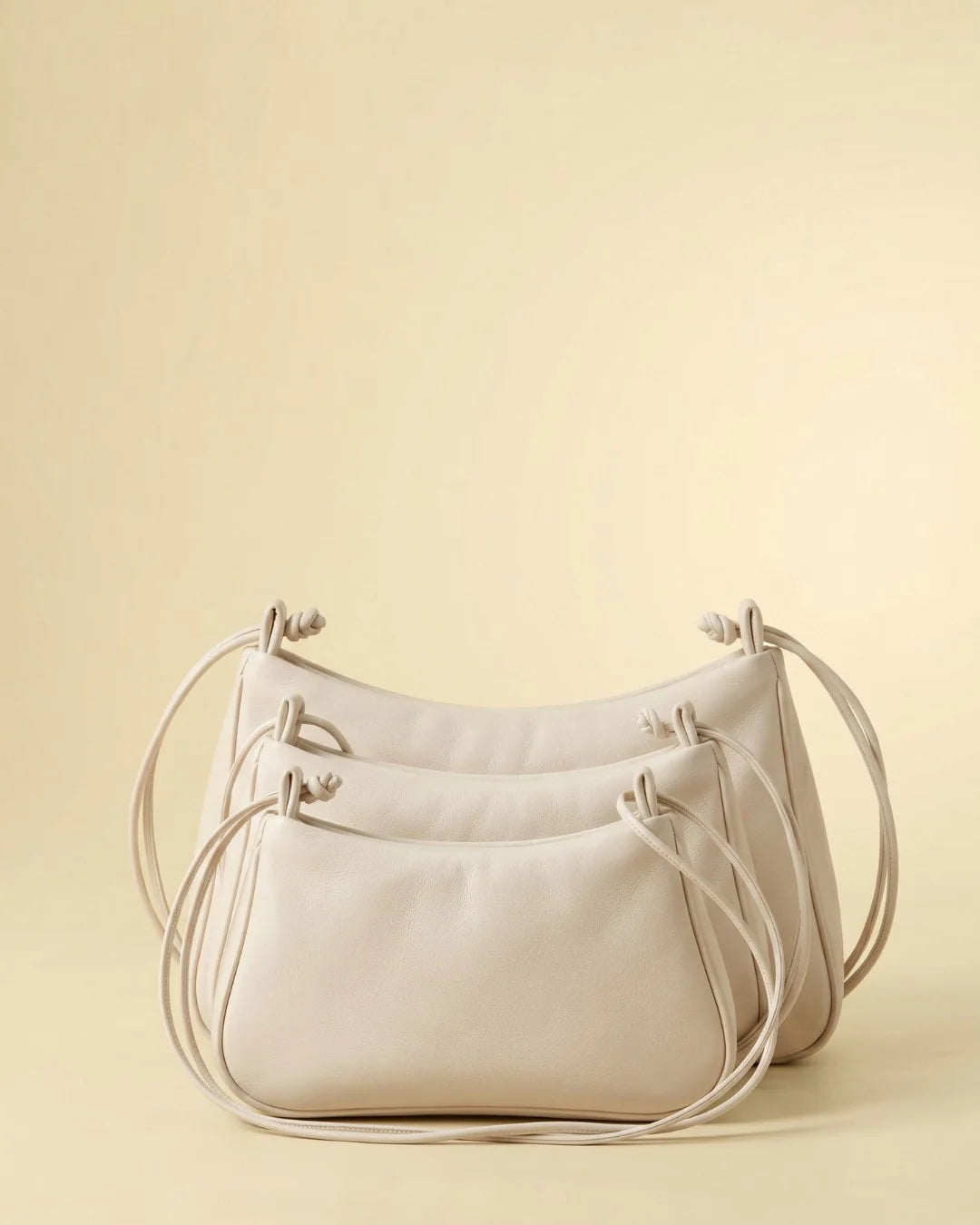 Petit sac bandoulière LOLITA cuir tanné végétal coloris blanc – Bmassy