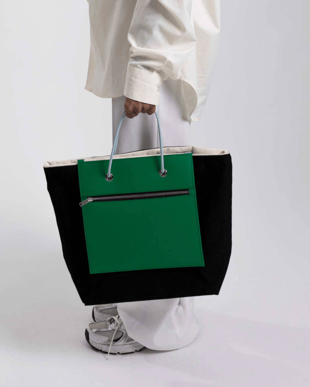 Un Sac à main vert - noir de fourre-tout réversible et de grande capacité
