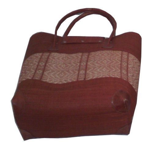 Sac à main en raphia artisanal