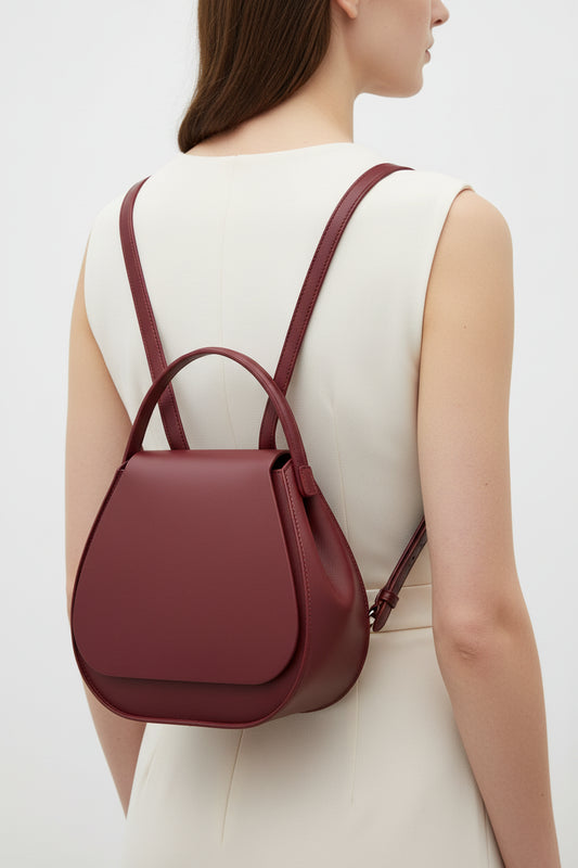 Sac à main rouge artisanal porté dans le dos – cuir fait main – Bmassy