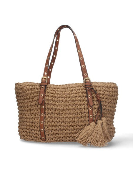 Découvrez notre collection exclusive de sacs à main bandoulière en raphia pour femme, alliant style bohème chic et praticité quotidienne. Nos sacs bandoulière raphia tressé sont confectionnés à partir de fibres naturelles de qualité supérieure.