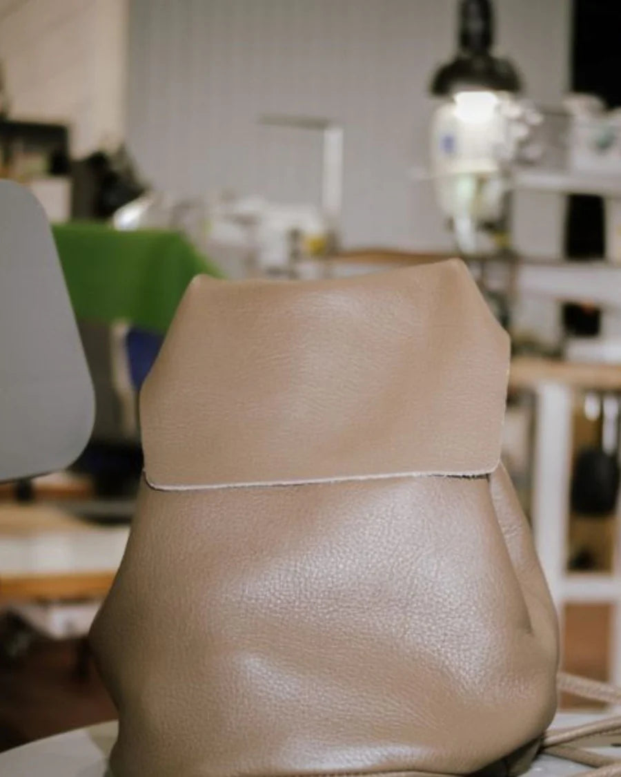 Mini Sac à Dos Cuir Gris IRENE — Artisanal Premium | Bmassy