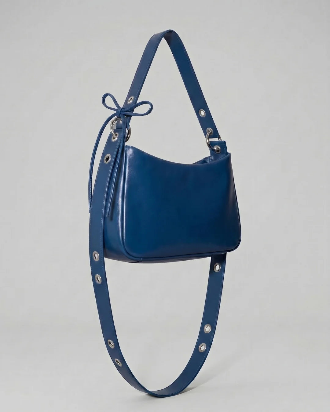 Sac bandoulière LOLI cuir tanné végétal coloris bleu – Bmassy