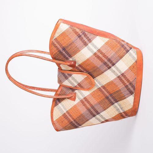 Sac à main en raphia – finition cuir coloré