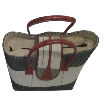 Sac à main artisanal en raphia tissé