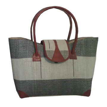 Sac à main artisanal en raphia tissé