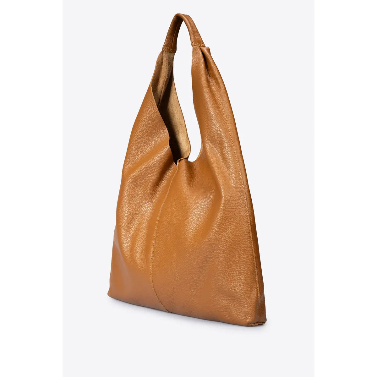 Sac shopper camel en cuir véritable, avec anse de porté épaule, vu de trois quarts 