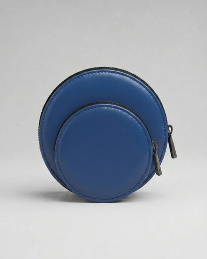 Détail texture cuir véritable Bleu, sac Almita Mini fait main - BMASSY