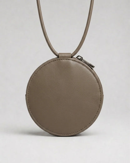 Sac Almita Mini en cuir Gris porté en bandoulière - BMASSY