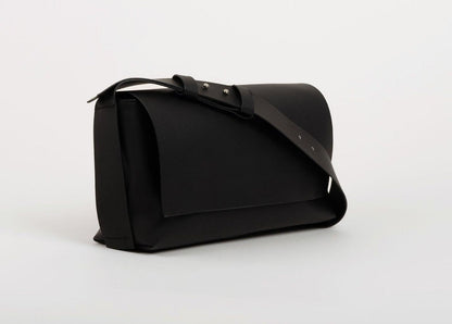 Sac baguette Fernanda noir en cuir tanné végétal – vue face – Bmassy
