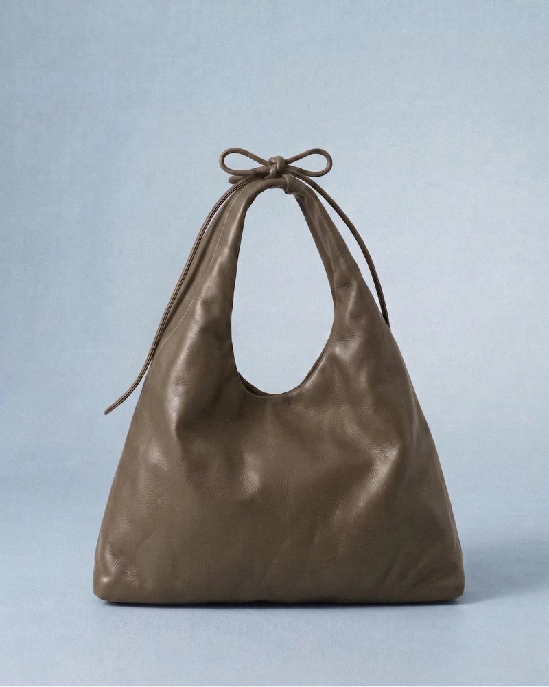 Sac hobo LOLES cuir tanné végétal coloris taupe kaki – Bmassy 