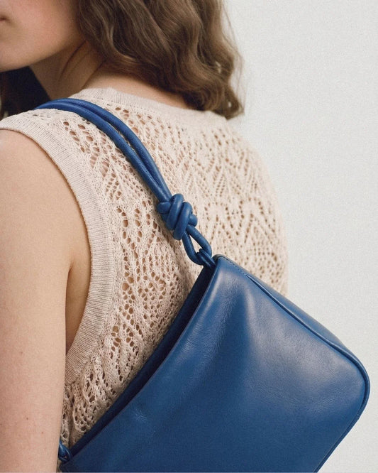 Sac bandoulière Lolita Bmassy cuir tanné végétal bleu ciel