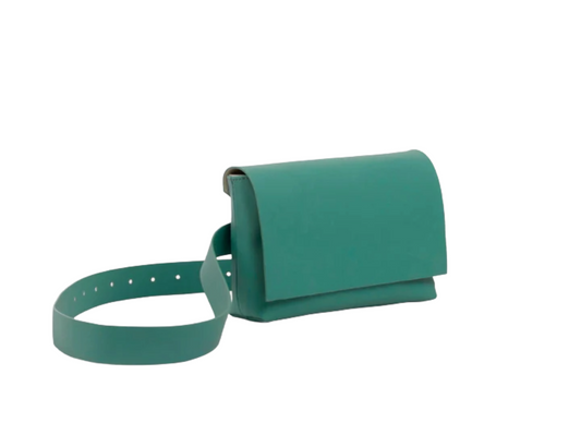Sac bandoulière vert multiposition cuir forme banane femme écologique - Bmassy maroquinerie naturelle