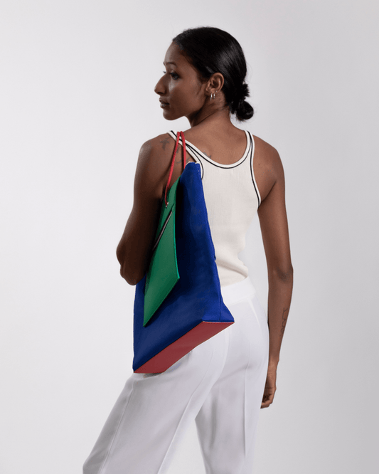 Un Sac à main multicolor de fourre-tout réversible et de grande capacité