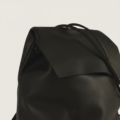 Mini sac à dos cuir noir IRENE détail fermeture cordon – Bmassy