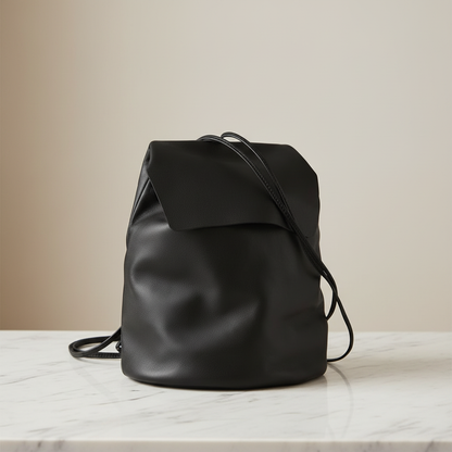 Mini sac à dos cuir noir IRENE posé seul – Bmassy