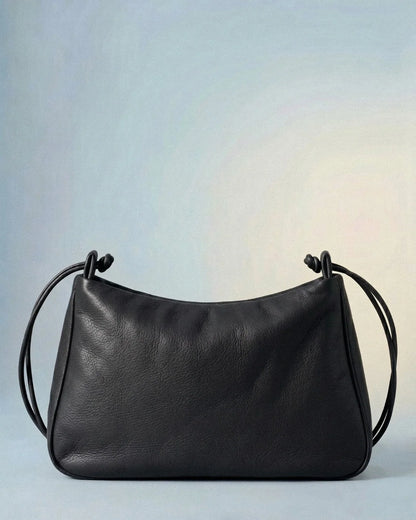 Sac MariLoli en cuir noir avec cordon de serrage, vue de face