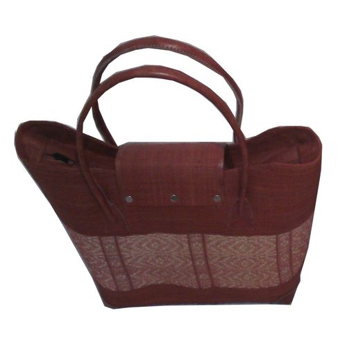 Sac à main en raphia artisanal