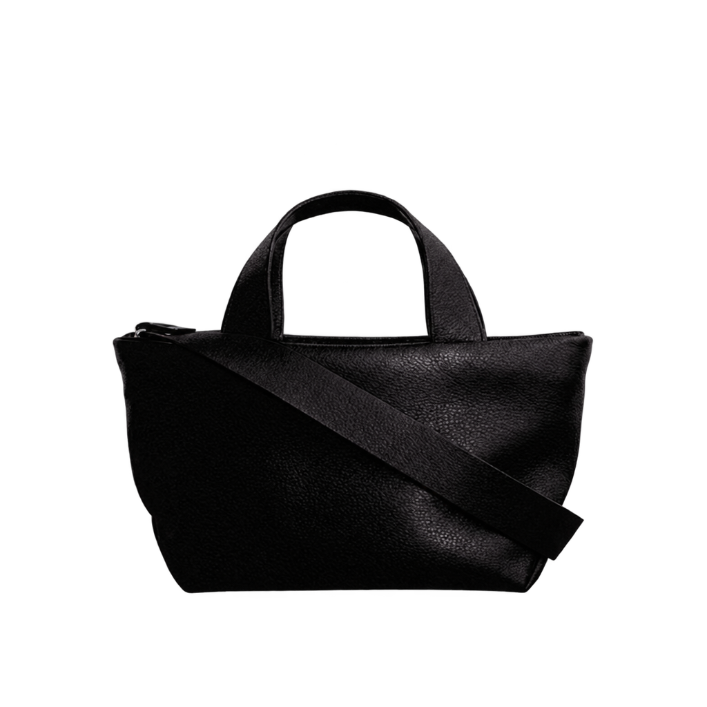 Sac Juanita en cuir noir, vu de face avec sa bandoulière, Bmassy.