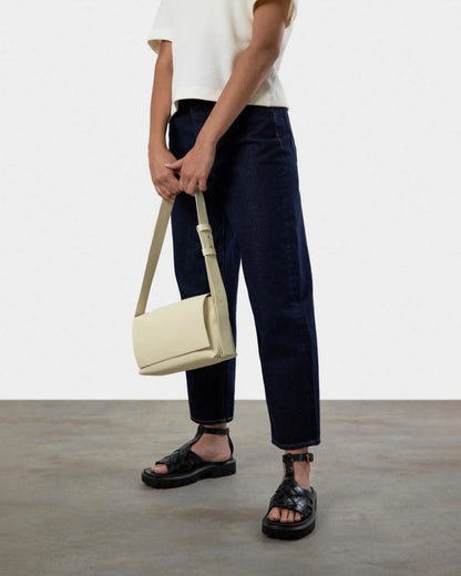 Sac baguette Fernanda blanc en cuir tanné végétal – porté main – Bmassy 