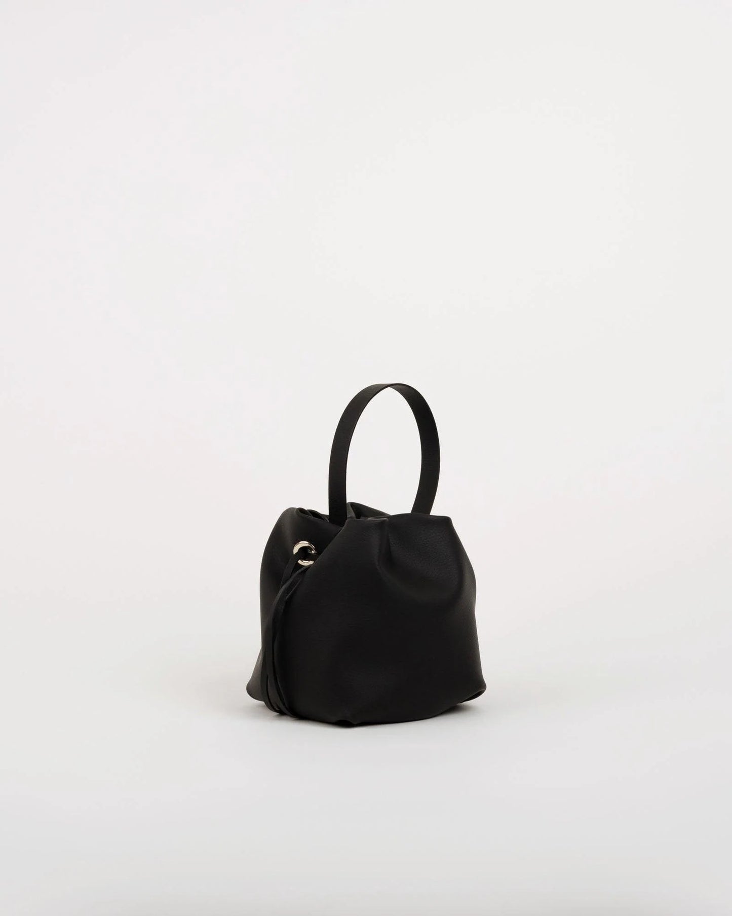 Sac à main Angelita noir en cuir tanné végétal – Bmassy