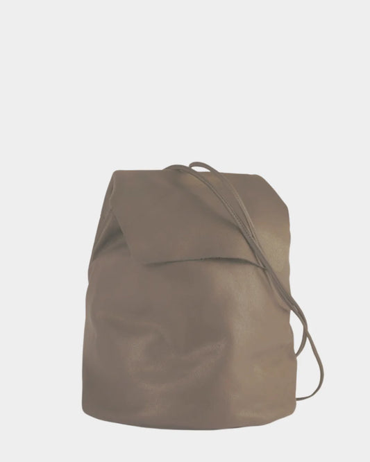 Sac à dos en cuir gris élégant fait main premium artisanal espagnol unisexe"