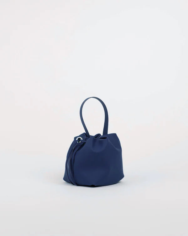 Sac à main Angelita bleu marine en cuir tanné végétal – Bmassy