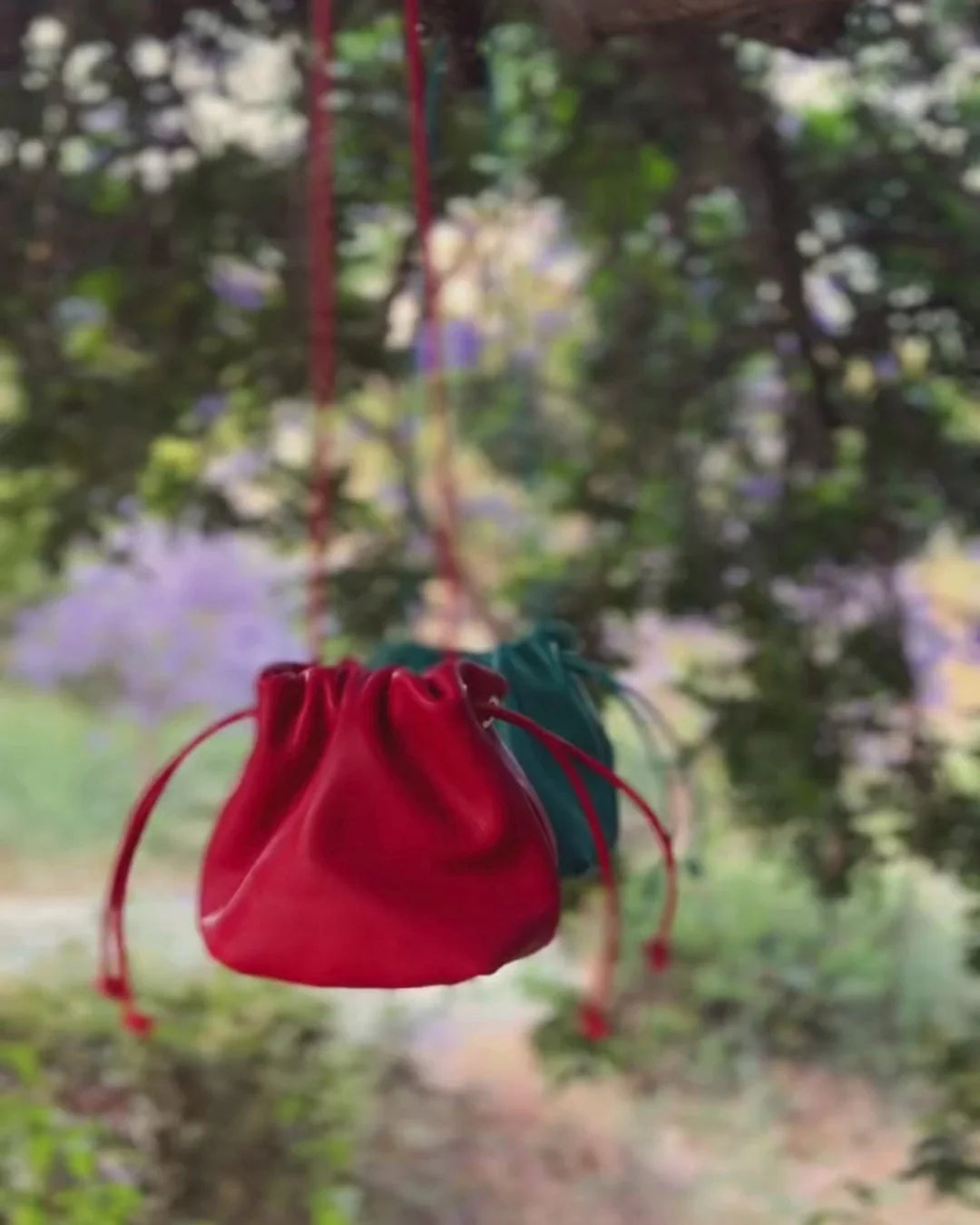 Sac Angelita rouge cuir végétal artisanal, vue de face – Bmassy 