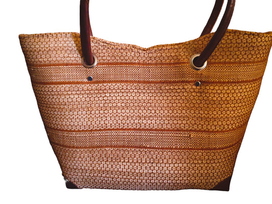 Sac cabas raphia naturel camel motifs texturés – artisanat Madagascar écoresponsable Bmassy